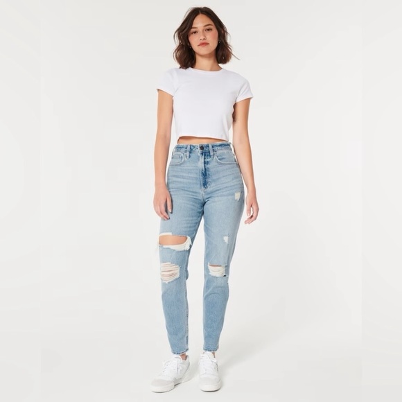 NWT HOLLISTER Curvy High-Rise Mom Jean Distressed Medium to Light Wash - Picture 1 of 14